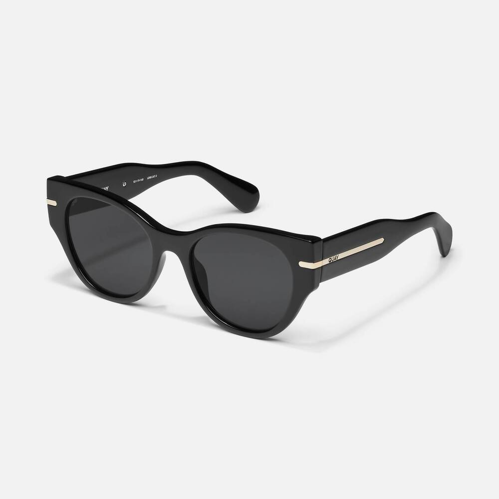 NEW QUAY women's chit chat large sunglasses in black/smoke